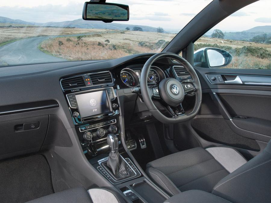  Volkswagen Golf R 5-Door 2014 года  (UK) (фото 6 из 16)